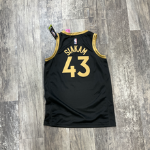 Load image into Gallery viewer, Nba Mens Fan Apparel Size Medium
