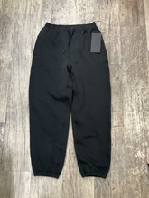 Load image into Gallery viewer, Lululemon Khakis Size Extra Small
