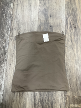 Load image into Gallery viewer, Aritzia Tank Top Size Small

