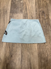 Load image into Gallery viewer, White Fox Short Skirt Size Medium
