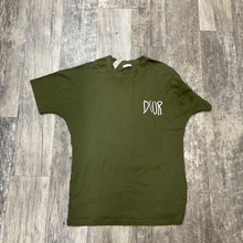 Load image into Gallery viewer, T-shirt Size Medium

