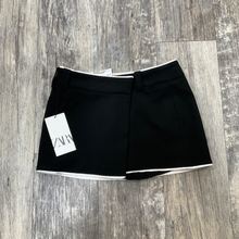 Load image into Gallery viewer, Zara Short Skirt Size Extra Small
