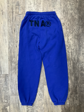 Load image into Gallery viewer, Aritzia Khakis Extra Extra Small
