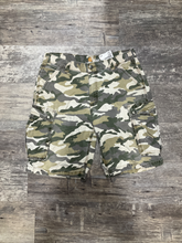 Load image into Gallery viewer, Carhartt Shorts Size Medium

