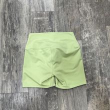 Load image into Gallery viewer, Alo Athletic Shorts Size Small
