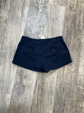 Load image into Gallery viewer, Aritzia Shorts Size Small
