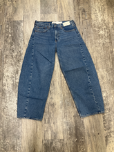 Load image into Gallery viewer, Abercrombie &amp; Fitch Denim Size 7/8 (29)
