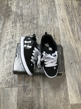 Load image into Gallery viewer, Dc Shoes Womens Athletic Shoes Womens 8.5
