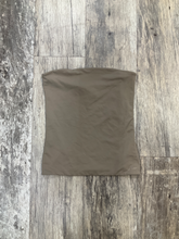 Load image into Gallery viewer, Aritzia Tank Top Size Small
