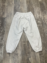 Load image into Gallery viewer, Aritzia Khakis Size Large
