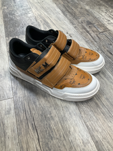 Load image into Gallery viewer, Casual Shoes Mens 11.5
