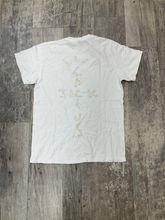Load image into Gallery viewer, T-shirt Size Medium
