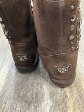 Load image into Gallery viewer, Uggs Boots Womens 7
