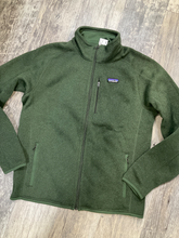 Load image into Gallery viewer, Patagonia Sweater Size Large
