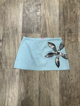 Load image into Gallery viewer, White Fox Short Skirt Size Medium
