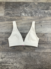 Load image into Gallery viewer, Sports Bra Size Extra Small
