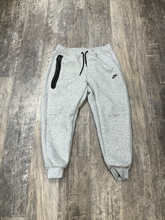 Load image into Gallery viewer, Nike Khakis Size XXL

