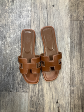 Load image into Gallery viewer, Sandals Womens 5
