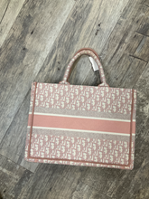 Load image into Gallery viewer, Purse
