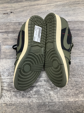 Load image into Gallery viewer, Nike Womens Athletic Shoes Womens 8.5
