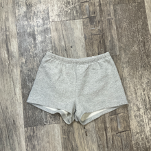 Load image into Gallery viewer, Aritzia Shorts Size Small
