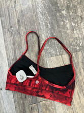 Load image into Gallery viewer, Lululemon Sports Bra Size Small
