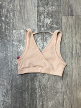 Load image into Gallery viewer, Alo Sports Bra Size Medium
