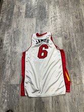 Load image into Gallery viewer, Mens Fan Apparel Size Extra Large
