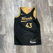 Load image into Gallery viewer, Nba Mens Fan Apparel Size Medium
