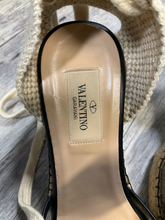 Load image into Gallery viewer, Casual Shoes Womens 7
