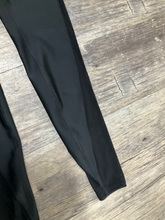 Load image into Gallery viewer, Alo Athletic Pants Size Extra Small
