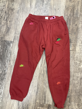 Load image into Gallery viewer, Nike Khakis Size Large
