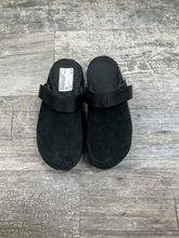 Load image into Gallery viewer, Uggs Casual Shoes Womens 6
