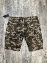 Load image into Gallery viewer, True Religion Shorts Size Extra Large
