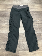 Load image into Gallery viewer, Lululemon Athletic Pants Size Medium (10)
