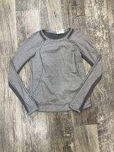 Load image into Gallery viewer, Lululemon Athletic Top Size Medium
