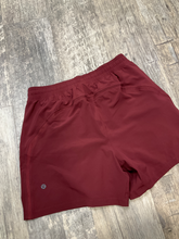 Load image into Gallery viewer, Lululemon Shorts Size Medium
