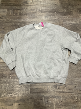 Load image into Gallery viewer, Aritzia Sweatshirt Size Large
