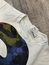 Load image into Gallery viewer, Bape T-shirt Size Medium
