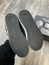 Load image into Gallery viewer, Dc Shoes Womens Athletic Shoes Womens 8.5
