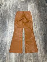 Load image into Gallery viewer, Wilfred Khakis Size Medium (6)
