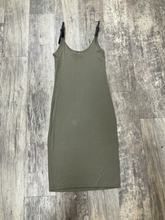 Load image into Gallery viewer, Maxi Dress Size Small

