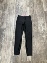 Load image into Gallery viewer, Alo Athletic Pants Size Small
