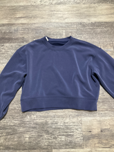 Load image into Gallery viewer, Lululemon Sweater Size Small
