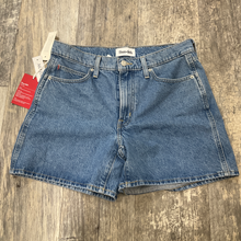Load image into Gallery viewer, Sun Deh Shorts Size 3/4
