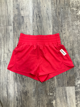 Load image into Gallery viewer, Old Navy Athletic Shorts Size Small
