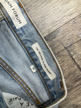 Load image into Gallery viewer, Denim Forum Denim Size 0 (24)

