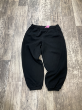 Load image into Gallery viewer, Aritzia Khakis Size Large
