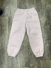Load image into Gallery viewer, Aritzia Khakis Size Small

