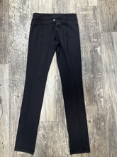 Load image into Gallery viewer, Lululemon Khakis Size Medium
